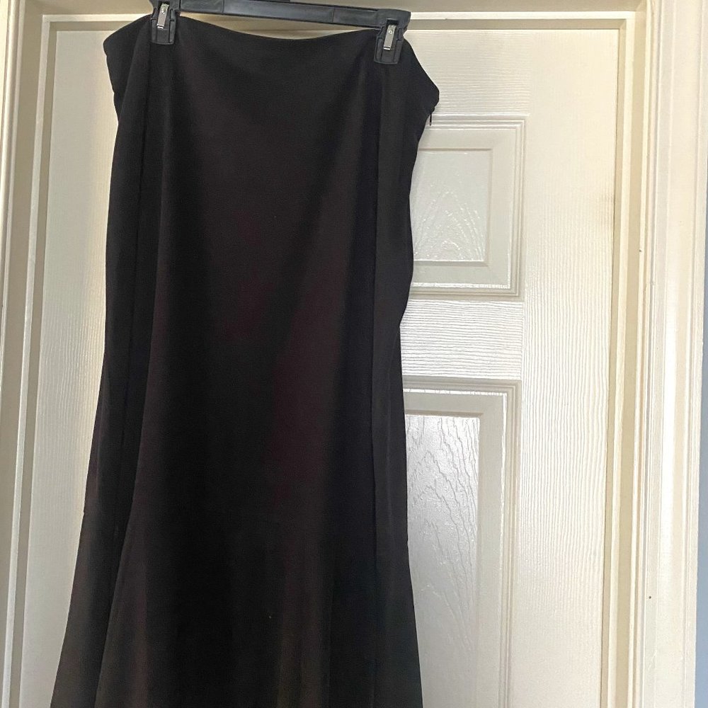 J Jill Midi-Length Skirt in Black with slight ruffle on bottom